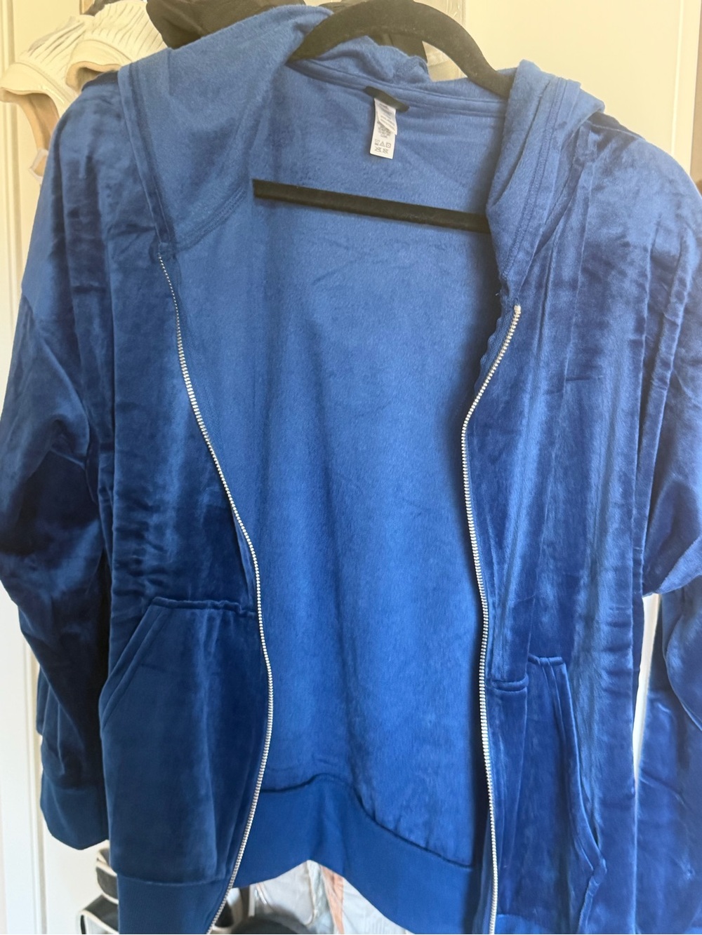 Italina Velour Hoodie in Deep Blue